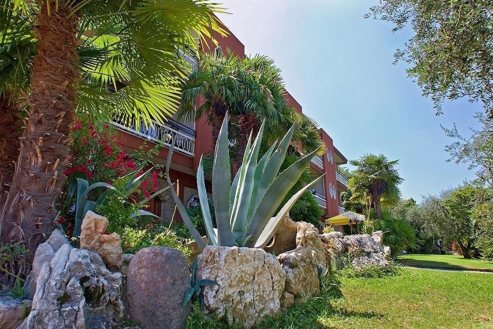 Residence Castelli ブレンゾーネ エクステリア 写真