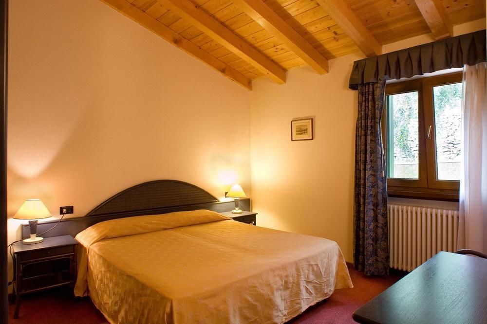 Residence Castelli ブレンゾーネ エクステリア 写真